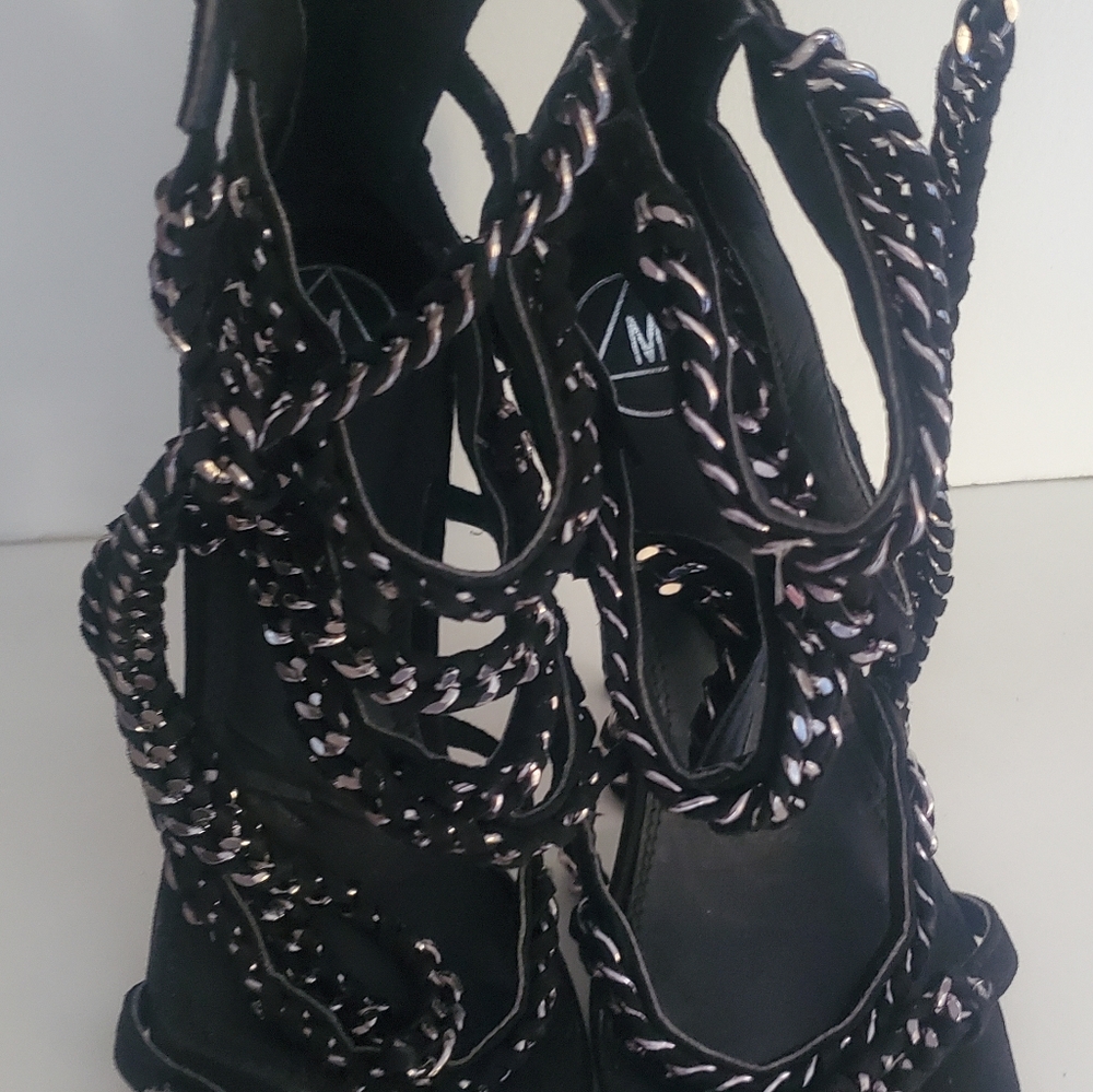 SHOES - Picture 3 of 11